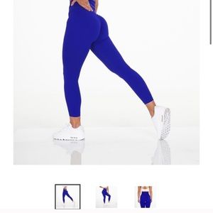 Never worn blue NVGTN leggings!!